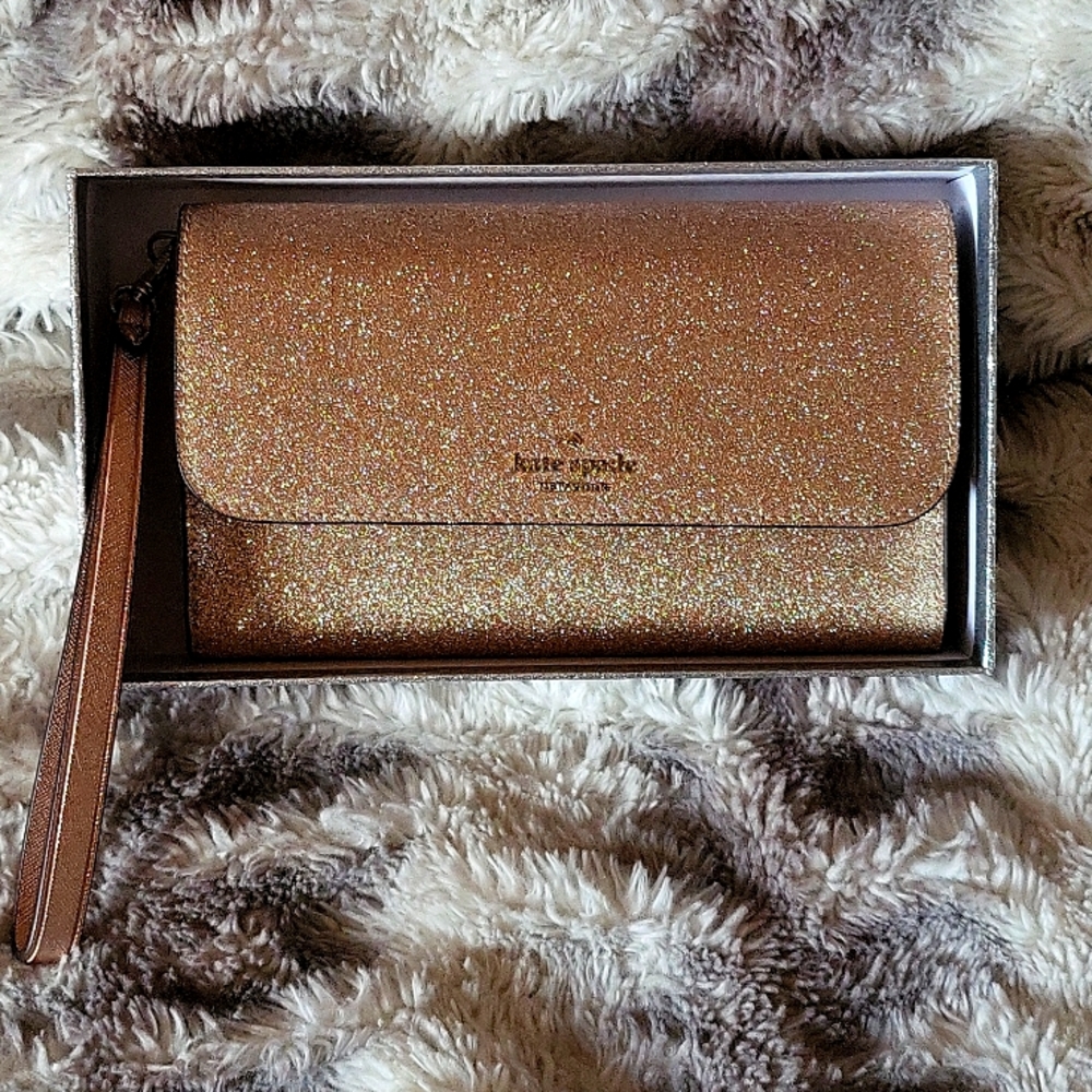 Boxed Medium Flap Phone Wallet